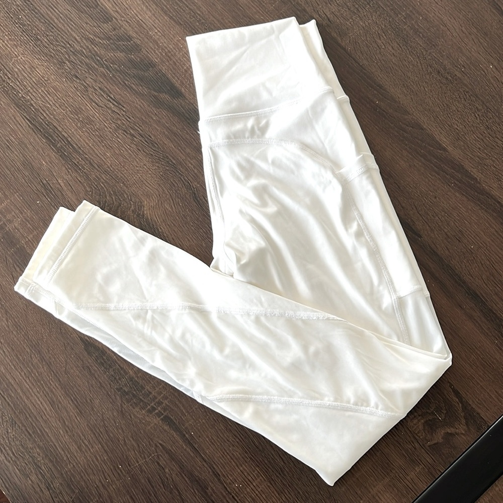 Aerie Offline Hi-Rise 7/8 White Leggings with mesh cutouts
